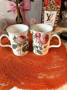 Porcelain Bone Rose Botanical Mugs - Pink Rose Design (Set of 2) Fine bone China
